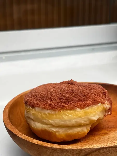 Kırmızı Kadife Donut ve Kırpılmış Kırmızı Kadife