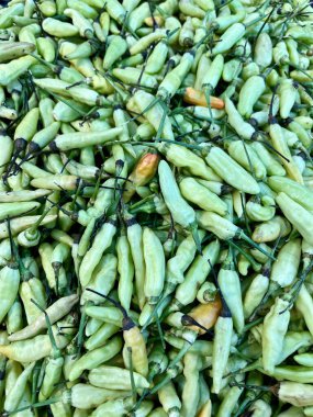 Süpermarkette yeşil biber