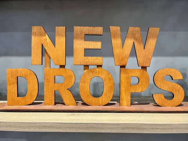 Mağazadaki Yeni Damlalar tabelasını kapat