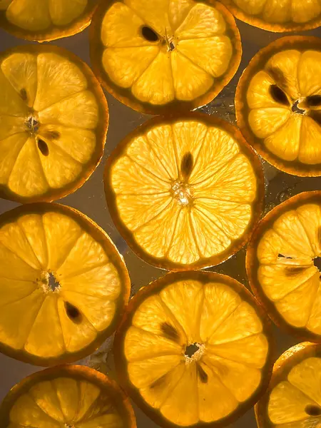 Turunçgil dilimleri. Limon arka planı. Limonlar. Limon daireleri