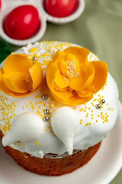 Paskalya yumurtası. Sıcak, zengin renkler. Turuncu