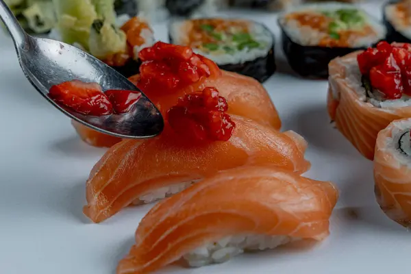 Somonlu suşi, makroyu yakın plan.