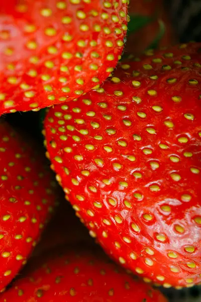 Sulu olgun çilekler kapayın makroyu.