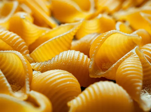 Makarna makarna. Dokuma sanatını kapat.