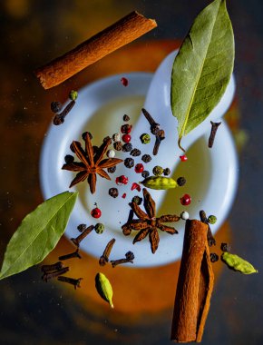 anason, aroma, aroma, aromatik, arka plan, içecek, siyah, kahverengi, kakule, noel, tarçın, yemek, bardak, içecek, yiyecek, yeşil, sağlıklı, bitki, sıcak, malzeme, yaprak, doğal, organik, kırmızı, baharat, baharatlar, yıldız, masa, geleneksel, ahşap, sanat