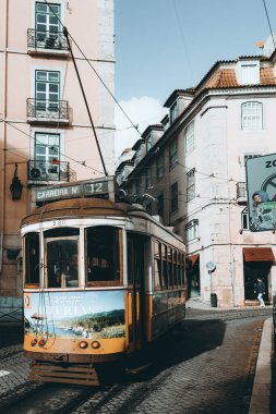 Lizbon, Portekiz 'in renkli tramvayları