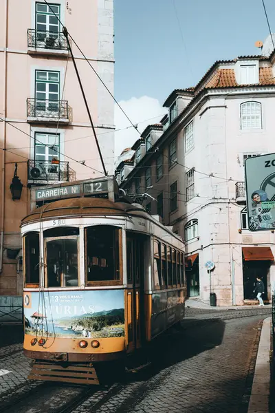 Lizbon, Portekiz 'in renkli tramvayları