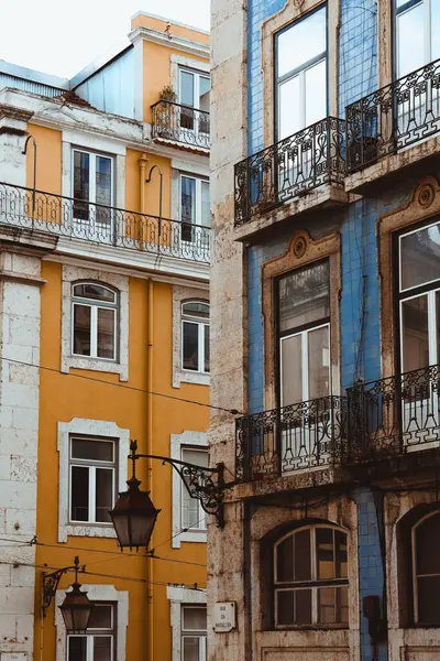 Lizbon sokakları, evleri ve atmosferi farklı açılardan.