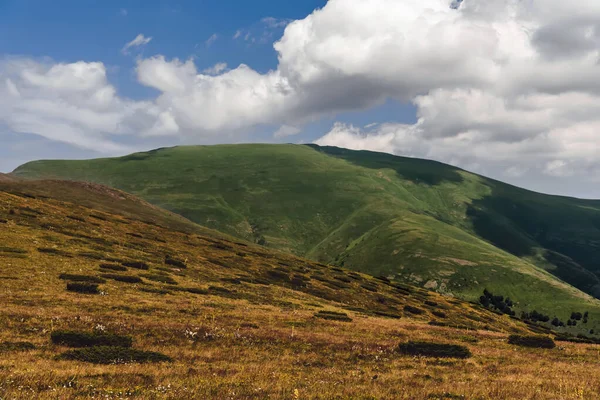Berglandschap Met Dramatische Wolken Old Mountain National Park Natuurreservaat Tussen — Stockfoto