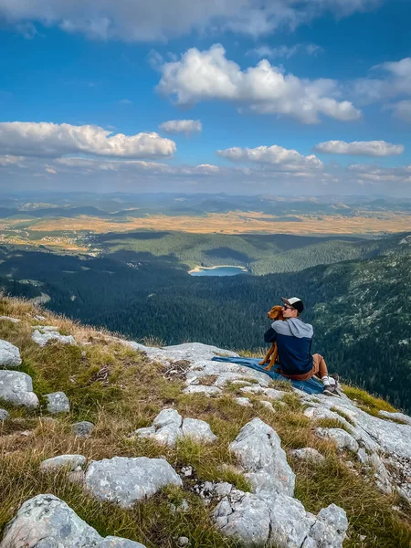 Man Hiker Sitting His Dog Mountain Top Resting Climbing Male — Stock Photo, Image