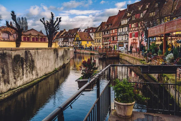Colmar Francja Grudnia 2019 Colmar Stare Miasto Średniowieczne Domy Częściowo — Zdjęcie stockowe