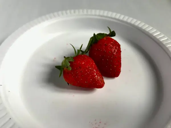 Close Strawberry White Plate White Background — 스톡 사진