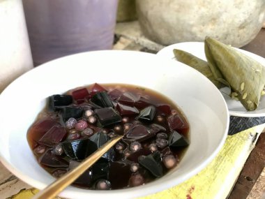 Lezzetli Asya yemeklerinin yakın görüntüsü