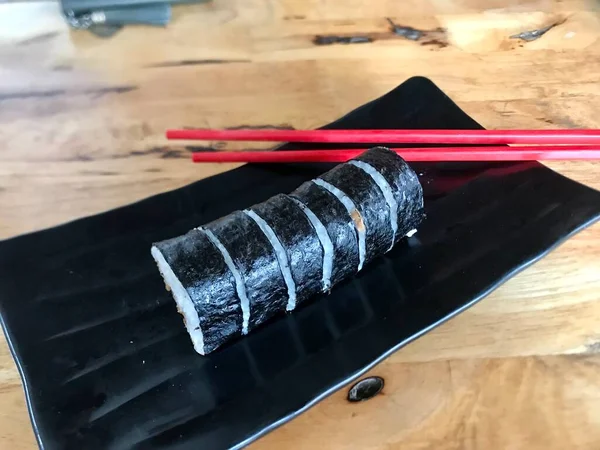 Close Deliciosos Rolos Sushi — Fotografia de Stock