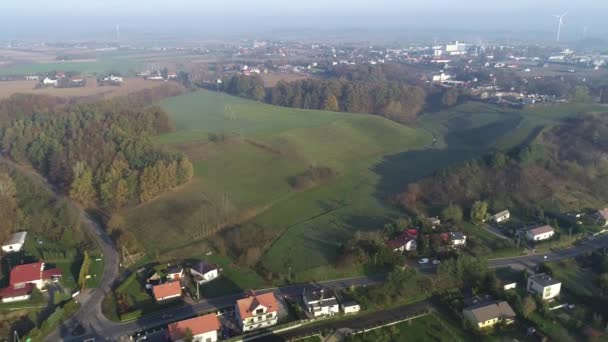 波兰Golub Dobrzyn小镇 从空中俯瞰城堡 建筑物 山丘和河流 — 图库视频影像