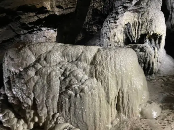 the beautiful waterfall in the cave of the caves in Belgium 