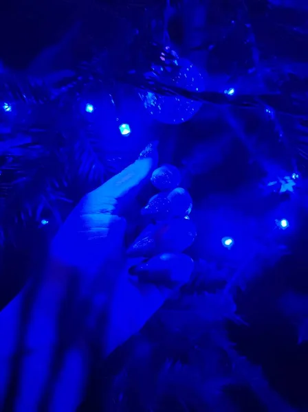 Рождественские Огни Синем Фоне — стоковое фото