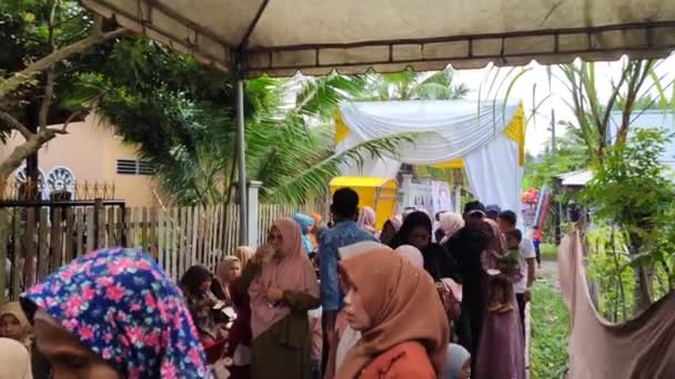 2023年3月12日 インドネシアのアチェ 結婚式は 多くの人々が訪問し パーティーを活性化させるアチェの文化の一つです — ストック動画