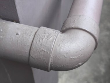 Bahçedeki bir boruyu kapat.