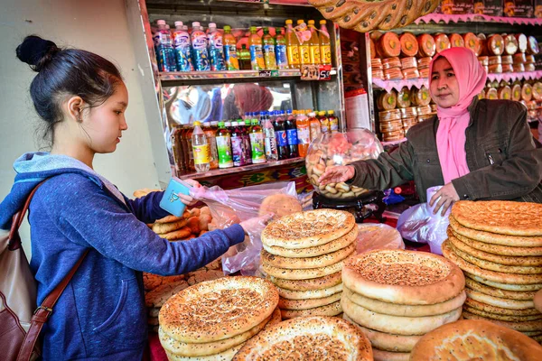 Diverse Naan Grote Bazaar Urumqi Xinjiang — Stockfoto
