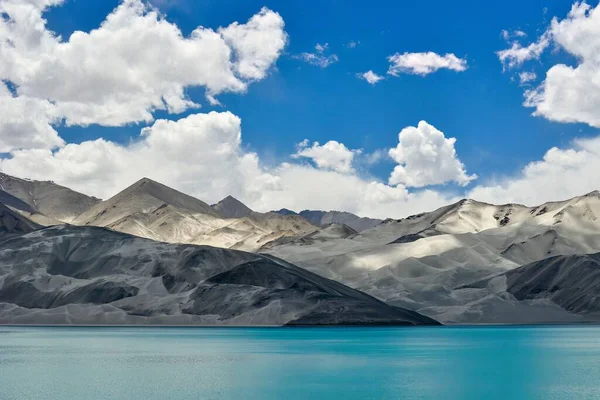 Lac Baisha Dans Plateau Pamir Xinjiang Avec Montagne Baisha Eau — Photo