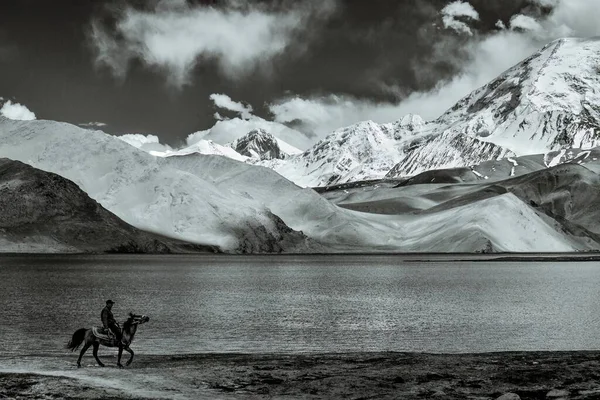 Looking Muztagh Tower Known Father Glaciers Pamirs Karakul Lake — Stock Photo, Image