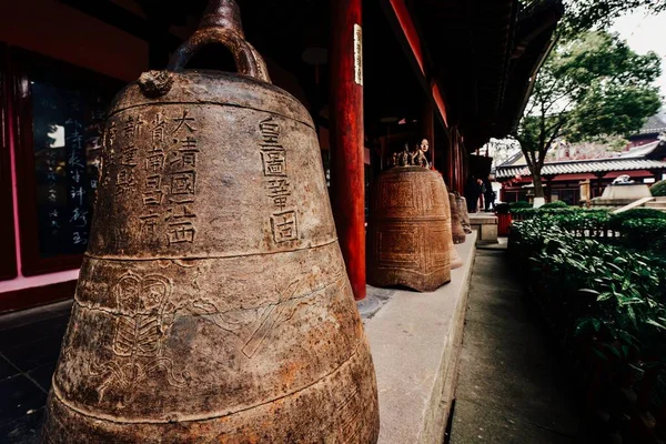Cloche Géante Dans Temple Célèbre Zhejiang Chine Est Pleine Écritures — Photo