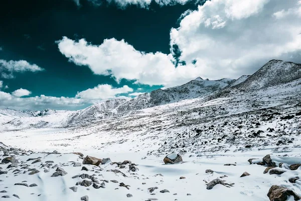 stock image Stunning scenery of the alpine region in western Sichuan, China, with mountains, forests, lakes and rapids in different seasons