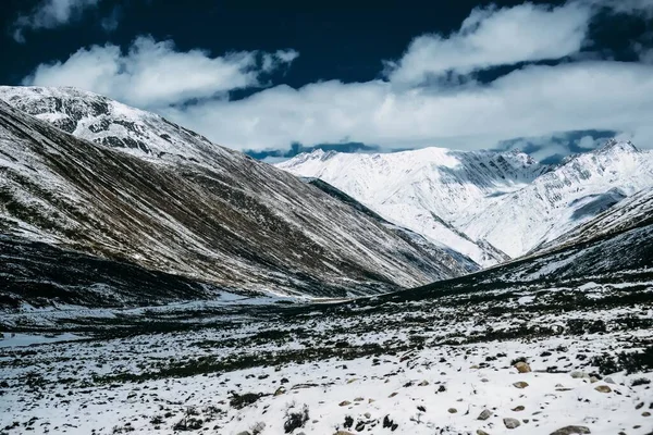 Потрясающие Пейзажи Альпийского Региона Западной Сычуань Китай Горами Лесами Озерами — стоковое фото
