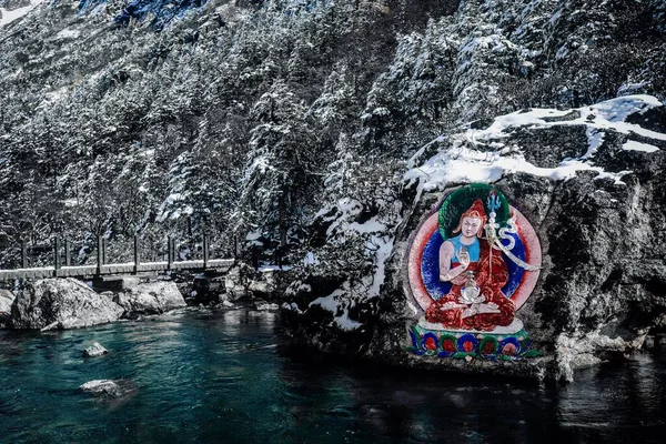 Malowane Kamienne Rzeźby Tybetańskich Posągów Buddy Wysokich Górach Zachodniego Syczuanu — Zdjęcie stockowe