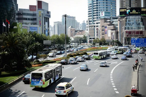 2013 yılında Şangay 'da yoğun şehir trafiği