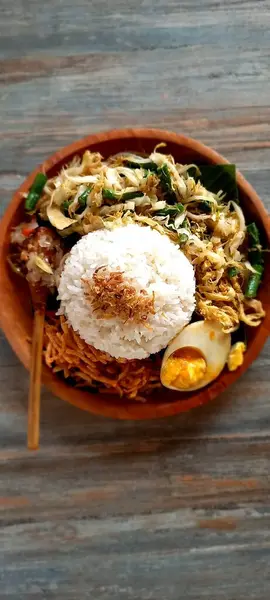 Наси Кампур Бали Популярные Балийские Блюда Риса Закрученным Сате Кусок — стоковое фото