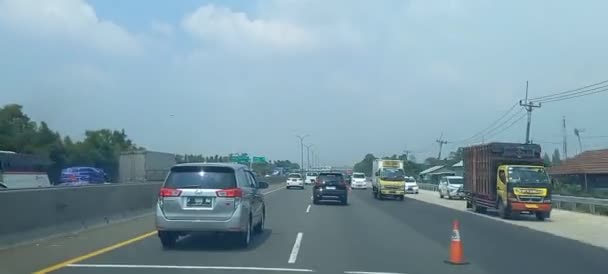 Indonesia Abril 2023 Condujo Carril Flujo Contras Durante Momento Regreso — Vídeos de Stock