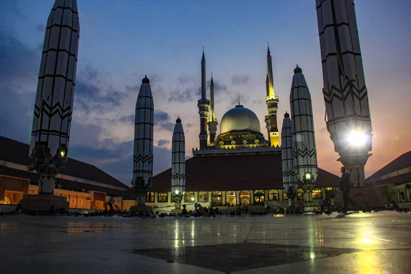 Велика Мечеть Центральної Яви Під Час Заходу Сонця — стокове фото
