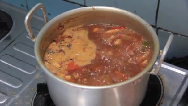 Gătește Supă Pui Clocotită Coto Local Indonesia Food — Videoclip de stoc