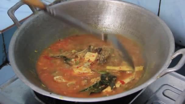 Rührtopf Mit Hühnergelb Curry Huhn Würzig Gelbes Curry Lokale Indonesische — Stockvideo