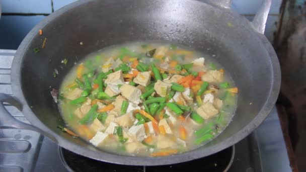 Roer Tofu Wortel Long Beans Koken Vegetarisch Voedsel — Stockvideo