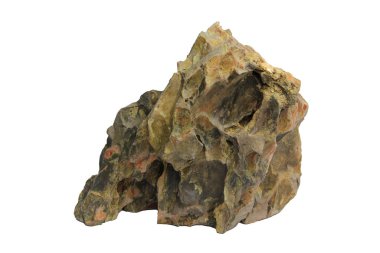 Doğal kaya dokusuna sahip kaba ejderha taşı kesme yolu olan beyaz bir arka planda izole edilmiş.