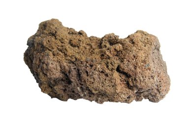 Toprak dokusuyla izole edilmiş doğal lav taşı parçası ve kesme yolu olan beyaz arka planda engebeli kenarlar.