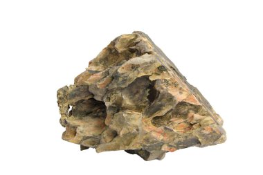 Üçgen şekilli ejderha taşı kaya doğal yarıklar ve erozyon desenleri ile izole beyaz bir zemin ile kırpma yolu ile