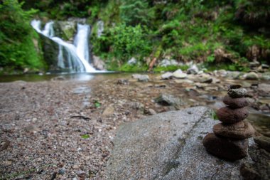 Allerheiligen şelalesinde şelaleli şelale doğada, Kara Orman, Almanya 'da çekilen bir manzara şelalesinde şelale..