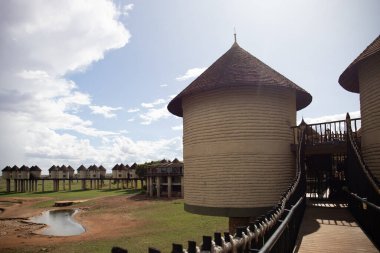 Kenya 'daki Taita Hills' te safari kulübesinde tuz yalamak. Kenya Afrika 'da safaride güzel bir yer.