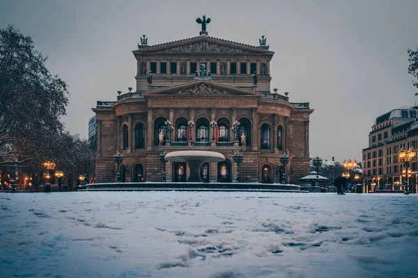 Озил Франкфурте Майне Вечером Красивая Фотография Исторического Здания Германии Голубой — стоковое фото