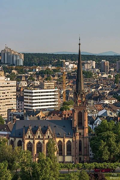 Frankfurtframtidsutsikter Fantastisk Utsikt Över Staden Frankfurt Tyskland Kvällen Med Bakgrundsbelysning — Stockfoto