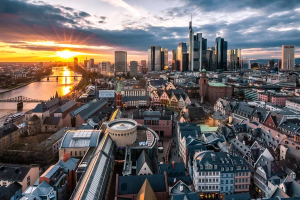 Frankfurti Kilátások Nagyszerű Kilátás Nyílik Frankfurt Városára Németországban Este Háttérvilágítással — Stock Fotó