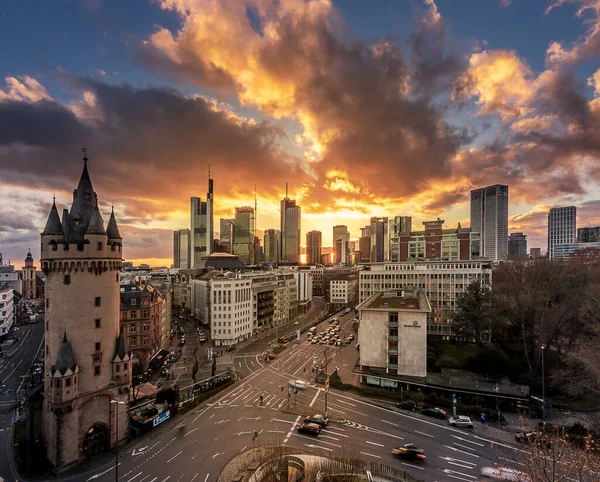 Франкфурт Єдиним Горизонтом Німеччині Підсвічена Фотографія Заходу Сонця Великим Небом — стокове фото