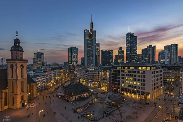 Main Dengan Langit Frankfurt Malam Hari Saat Matahari Terbenam Gambaran — Stok Foto