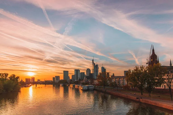 Frankfurti Kilátások Nagyszerű Kilátás Nyílik Frankfurt Városára Németországban Este Háttérvilágítással — Stock Fotó