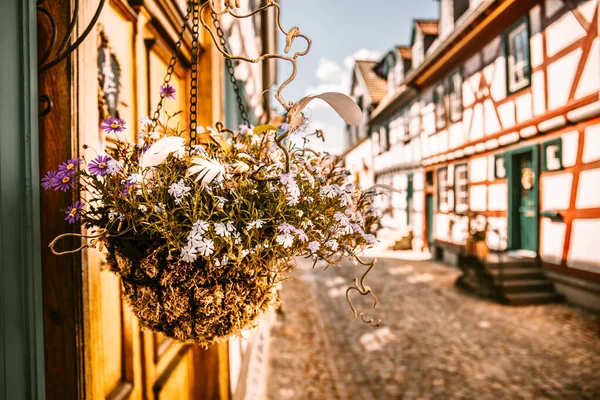 Antigua Calle Idstein Alemania Con Arreglo Floral Casas Entramado Madera —  Fotos de Stock