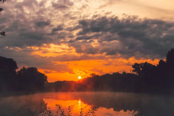 Закат Над Озером Красивый Восход Солнца Озере Германии Спокойной Водой — стоковое фото